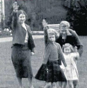 Sun Nazi Salute - Queen - TWEETS.jpg