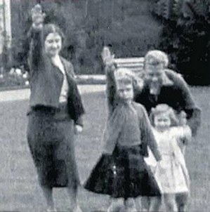 Sun Nazi Salute - Queen - TWEETS.jpg